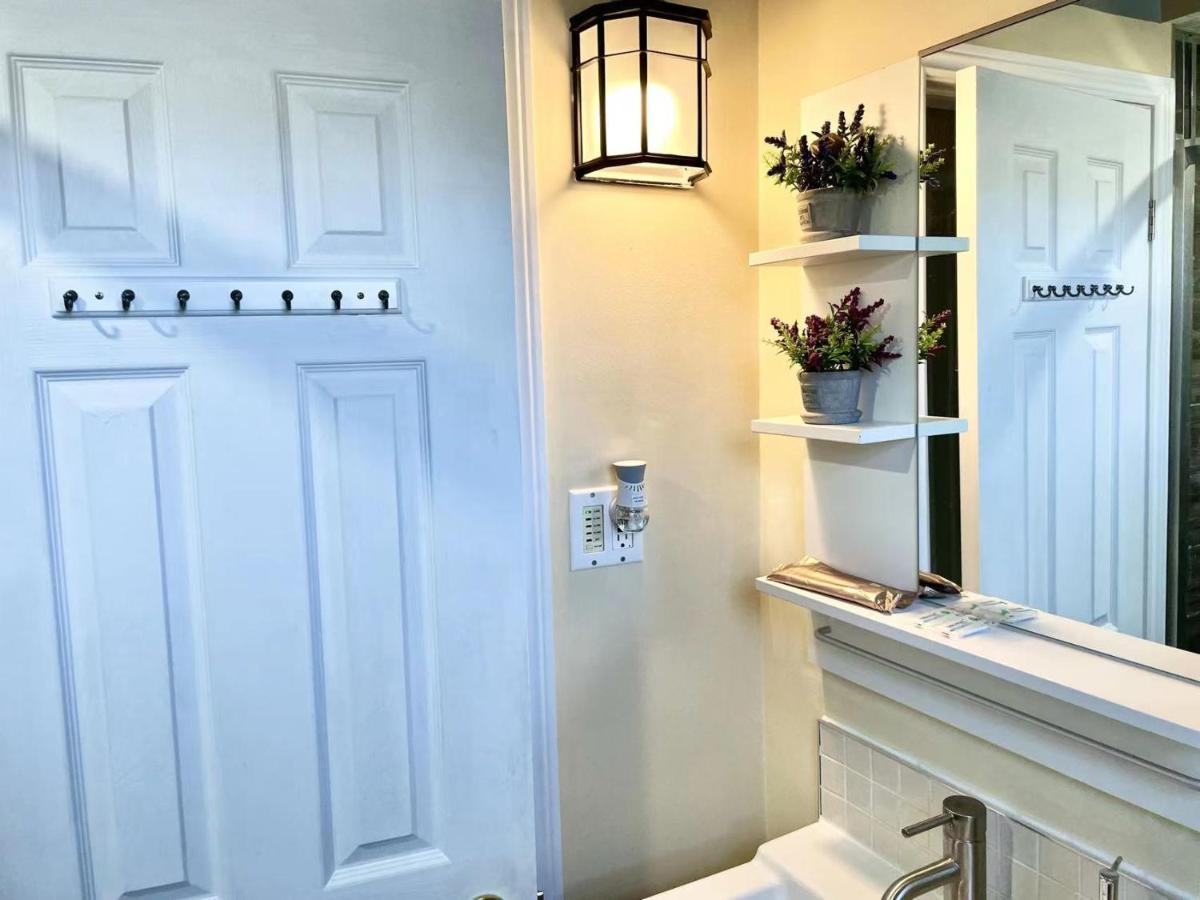 Perfect Home-Private Washrooms,Free Parking,High Speed Net Торонто Экстерьер фото
