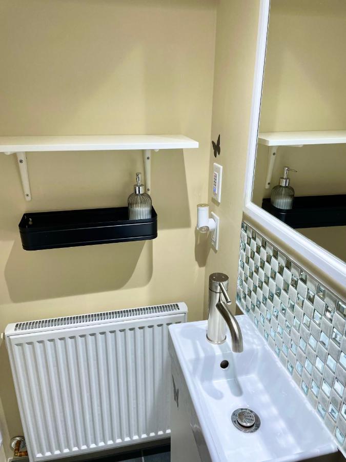 Perfect Home-Private Washrooms,Free Parking,High Speed Net Торонто Экстерьер фото