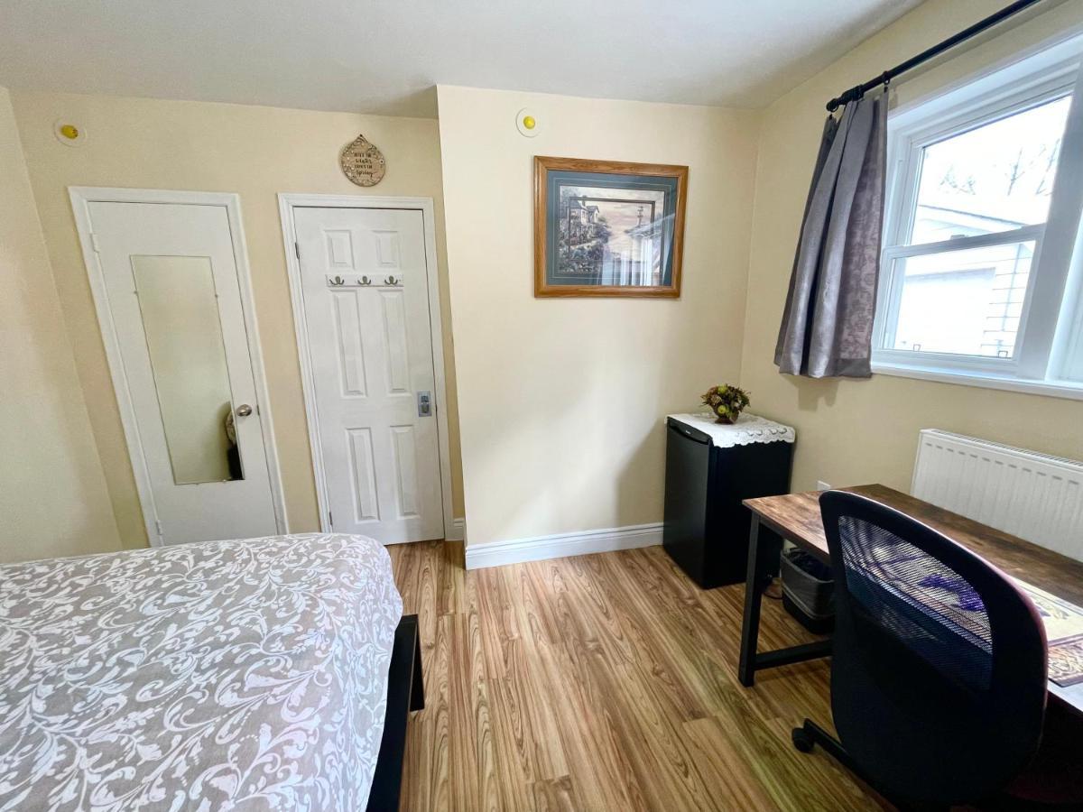 Perfect Home-Private Washrooms,Free Parking,High Speed Net Торонто Экстерьер фото