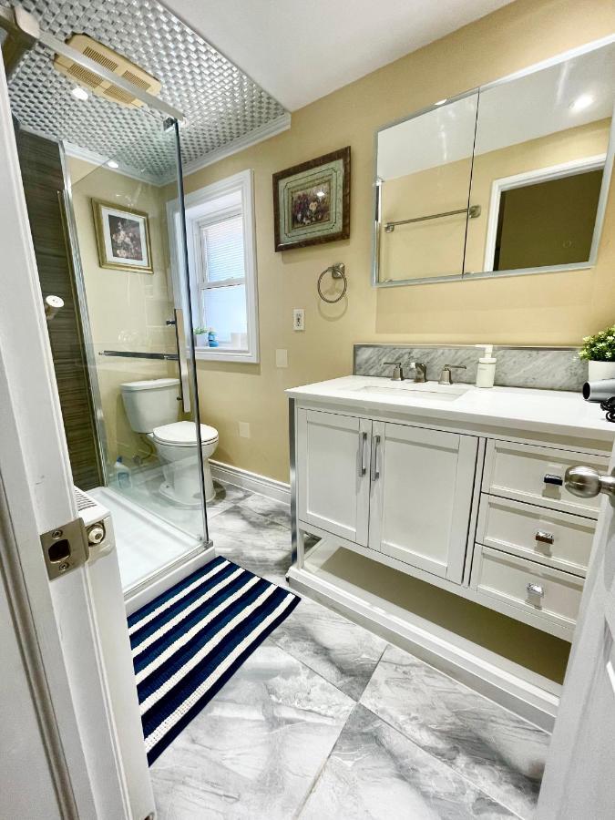 Perfect Home-Private Washrooms,Free Parking,High Speed Net Торонто Экстерьер фото
